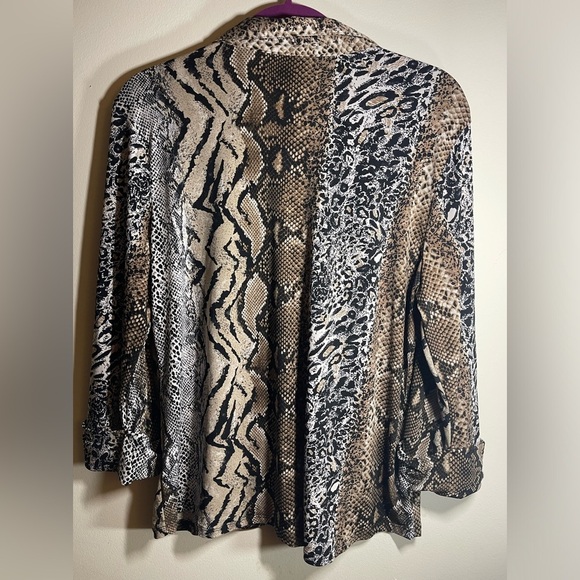 Ellen Tracy 3/4 Sleeve Blouse. Reptile print. Crystal buttons. Cuff sleeve - Picture 2 of 5